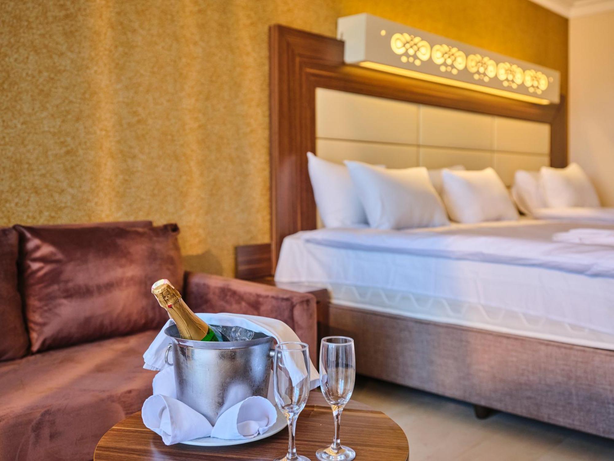 Noxinn Hotels Club Ultra All Inclusive Konaklı エクステリア 写真