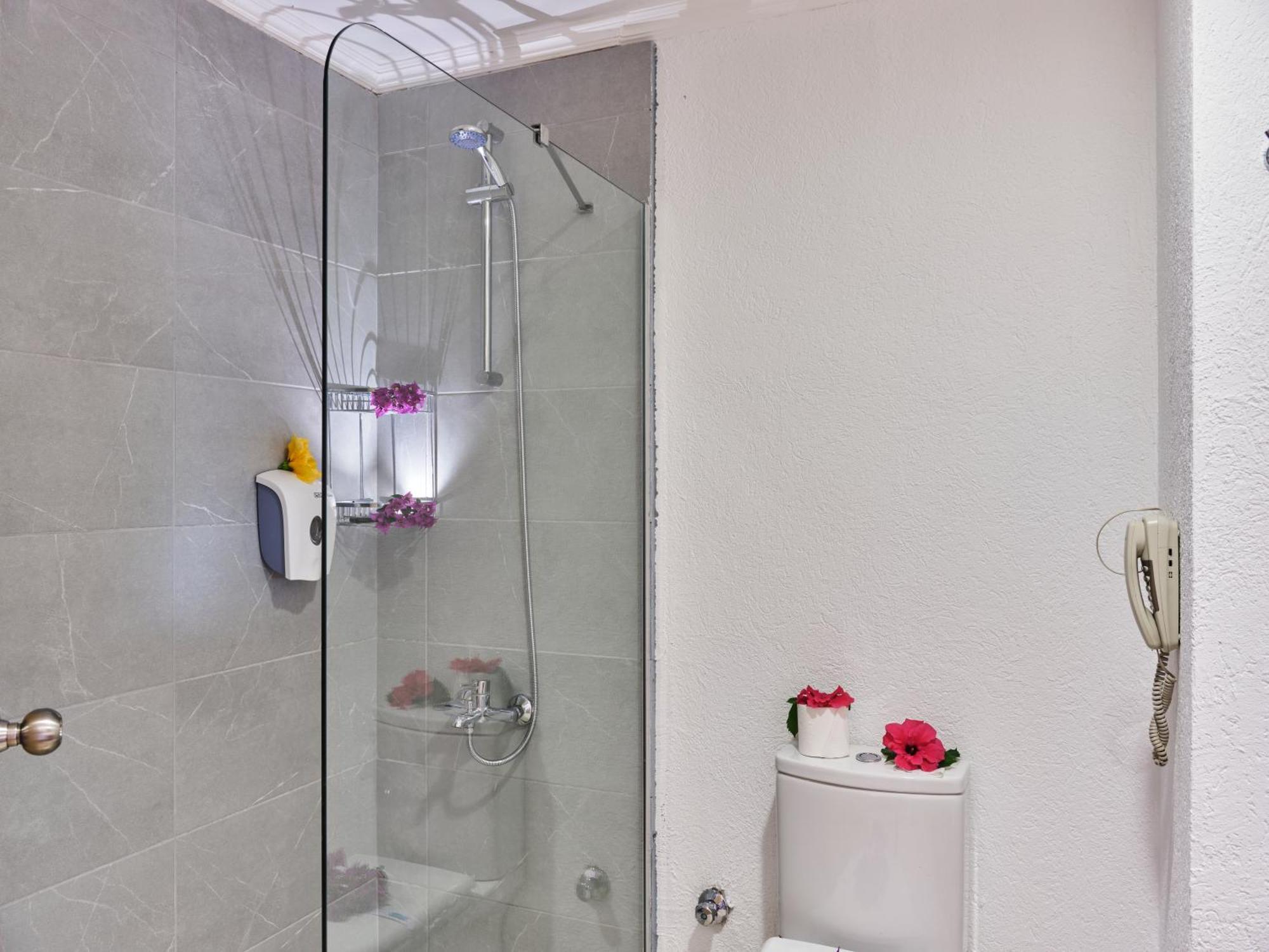 Noxinn Hotels Club Ultra All Inclusive Konaklı エクステリア 写真